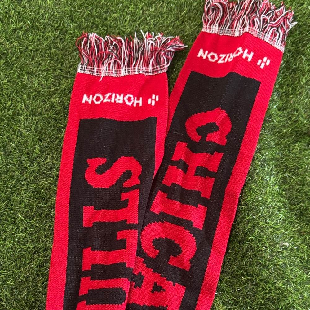 Chicago Bulls Red and Black scarf